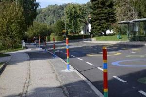 Cona 30 na cesti mimo krške šole za varnejšo pot otrok