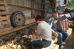 FOTO: Ličkanje koruze kot včasih