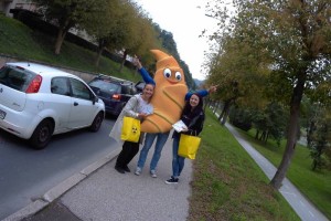 FOTO: Klub posavskih študentov polepšal dan voznikom
