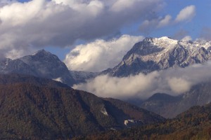 Pri vzponu na Brano je 27-letni planinki spodrnilo in padla je 70 metrov v globino