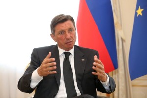 Pahor o ilegalnih migrantih: Za Slovenijo je dobro, če pride do strožjega nadzora na zunanjih mejah EU