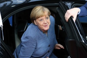 Angela Merkel si je zadala nalogo: Obdržati Evropo skupaj!