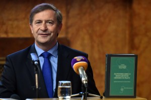 Erjavec odgovarja Brglezu: Napadi znotraj koalicije so poskus nabiranja političnih točk