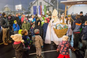 FOTO: Slovesna otvoritev športnega igrišča v Dobu pri Šentvidu