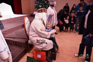 FOTO: Mojčin dedek Mraz končuje obdarovanja