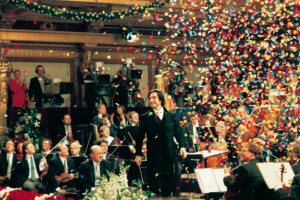 Dunajski filharmoniki bodo svetu nazdravili z Riccardom Mutijem