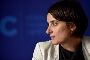 Kustec Lipicerjeva razkačena, ker je iz medijev izvedela za predvolilno darilo ministrice