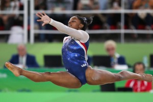 Prva zvezdnica gimnastike Simone Biles odpovedala še dva nastopa v Tokiu