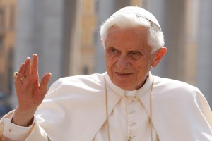 Papež Benedikt XVI. naj bi bil "zelo šibkega zdravja", med obiskom Nemčije je zbolel za rdečico obraza