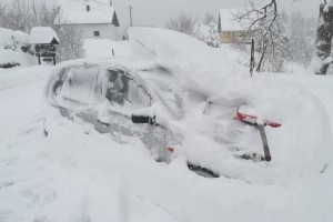 V Delnicah v Gorskem Kotarju zapadlo 62 centimetrov snega