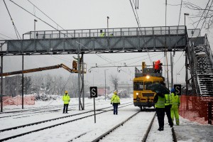 FOTO: Nadhod nad železniško progo v Krškem odstranjen