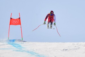 Veter odpihnil olimpijski smuk