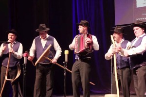 VIDEO: V Dolenjskih Toplicah odzvanjala ljudska pesem