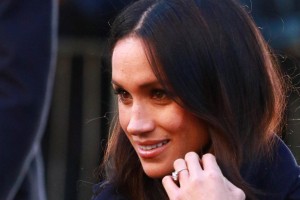 Meghan Markle prvič uradno na slovesnosti s kraljico Elizabeto II.