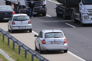 Praznik prinaša gnečo in zastoje na cestah