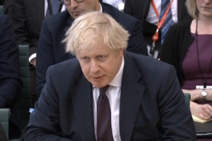 Johnson svari pred brexitom kot "rolo toaletnega papirja": mehkim in navidezno neskončno dolgim