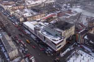 Že več kot 60 žrtev požara v sibirskem supermarketu (FOTO)