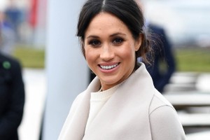 Harryju bo Meghan predal nevestin oče