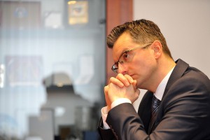 Bolj kot politični strici Marjana Šarca in njegovo stranko omadežujejo hudodelski bratranci