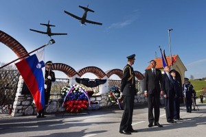 Kakšni Rusi - Pahor hvalil slovensko-ameriško prijateljstvo