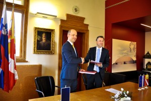 VIDEO: Industrijsko cono Livada komunalno uredili