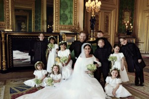 FOTO: Harry in Meghan razkrila uradne fotografije kraljeve poroke