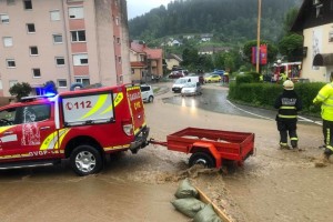 Na Prevaljah zalilo 15 do 20 objektov, sprožilo se je več zemeljskih plazov