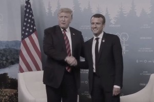 Rokovanje Trumpa in Macrona pod drobnogledom: tokrat premočno za Američana? (VIDEO)