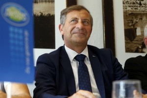 Erjavec se še tesneje povezuje z upokojenci