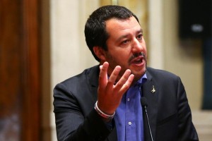 Salvini: Namesto da Italija sprejema migrante, jih bo raje dala drugim