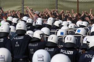 Avstrija bo nadzor na svojih mejah ohranila, dokler zaščita zunanjih meja EU ne bo dejansko delovala