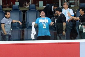 Maradona je bil po tekmi Argentine tako izmučen, da je potreboval zdravniško pomoč