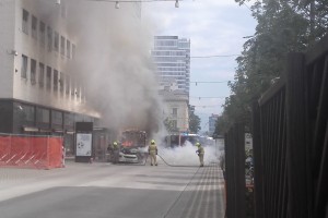 V središču Ljubljane zagorel avtobus