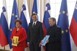 Pahor je z zlatim redom za zasluge odlikoval pianistko Dubravko Tomšič Srebotnjak