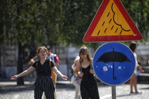 Vročinski val ne pojenja: temperature danes do 36 stopinj Celzija