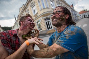 Hrvaški konservativci bi preganjali starše, ki otrokom pustijo, da se našemijo v zombije