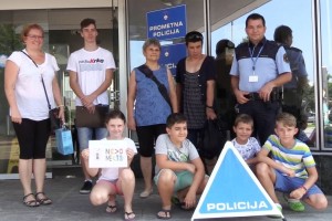 VIDEO&FOTO: Obiskali so novomeško policijsko postajo