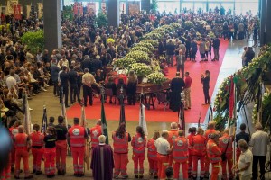 Autostrade obljubil pol milijarde evrov za žrtve in mesto Genovo