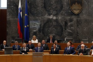 Anketa: Šarec z ministrsko ekipo ni navdušil