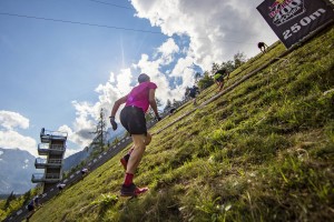 Več kot 1200 tekačev bo zagrizlo v strmino planiške velikanke