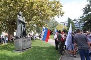 "Za koga? Za Šiška!" je odmevalo pred mariborskim sodiščem