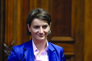 Srbska premierka Ana Brnabić s partnerko pričakuje otroka