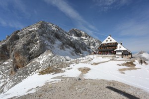 Bi radi na Triglav, pa se vam ne da gristi strmine? V Mojstrani ponujajo alternativo