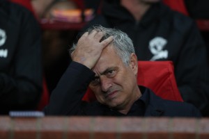 Mourinho je prišel peš na stadion nadzorovat še en poraz Uniteda