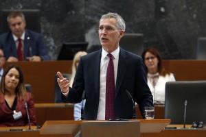 Stoltenberg poslancem: Nespoštovanje zavez ni pošteno do zaveznikov, ki vlagajo več za skupno obrambo