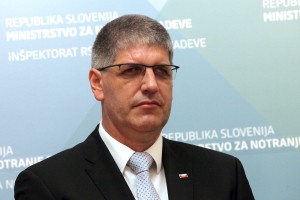Ilegalni migranti: minister Poklukar Ilirski Bistrici obljubil pomoč policije in vojske