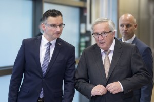 Kako Juncker gleda na Šarca: Pridi, mladi mož