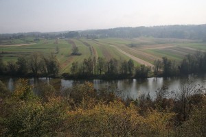 Grozljivo odkritje v Kolpi: v reki plavalo razpadajoče truplo moškega