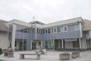 AVDIO&FOTO: Zdravnica v Šmarjeških Toplicah podala odstop