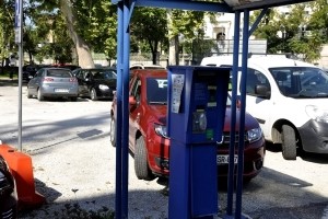 AVDIO: Krka ob enih - V Krškem prepoved uporabe igral in fitnesov na prostem, v NM brezplačno parkiranje